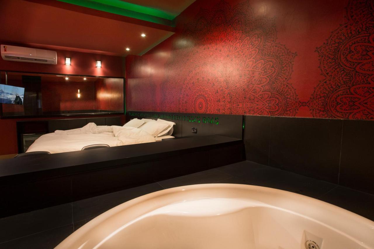 Tout Motel (Adults Only) 坎皮纳斯 外观 照片