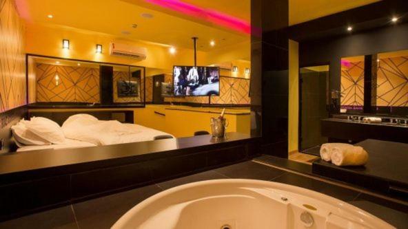Tout Motel (Adults Only) 坎皮纳斯 外观 照片
